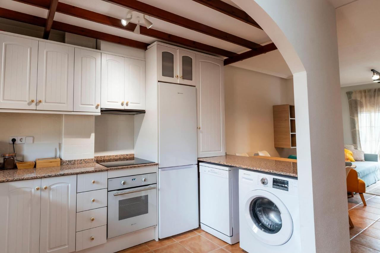 Atico Con Terraza-Solarium Y Piscina 4-6 Personas Wifi A/C Apartment Roda Exterior photo