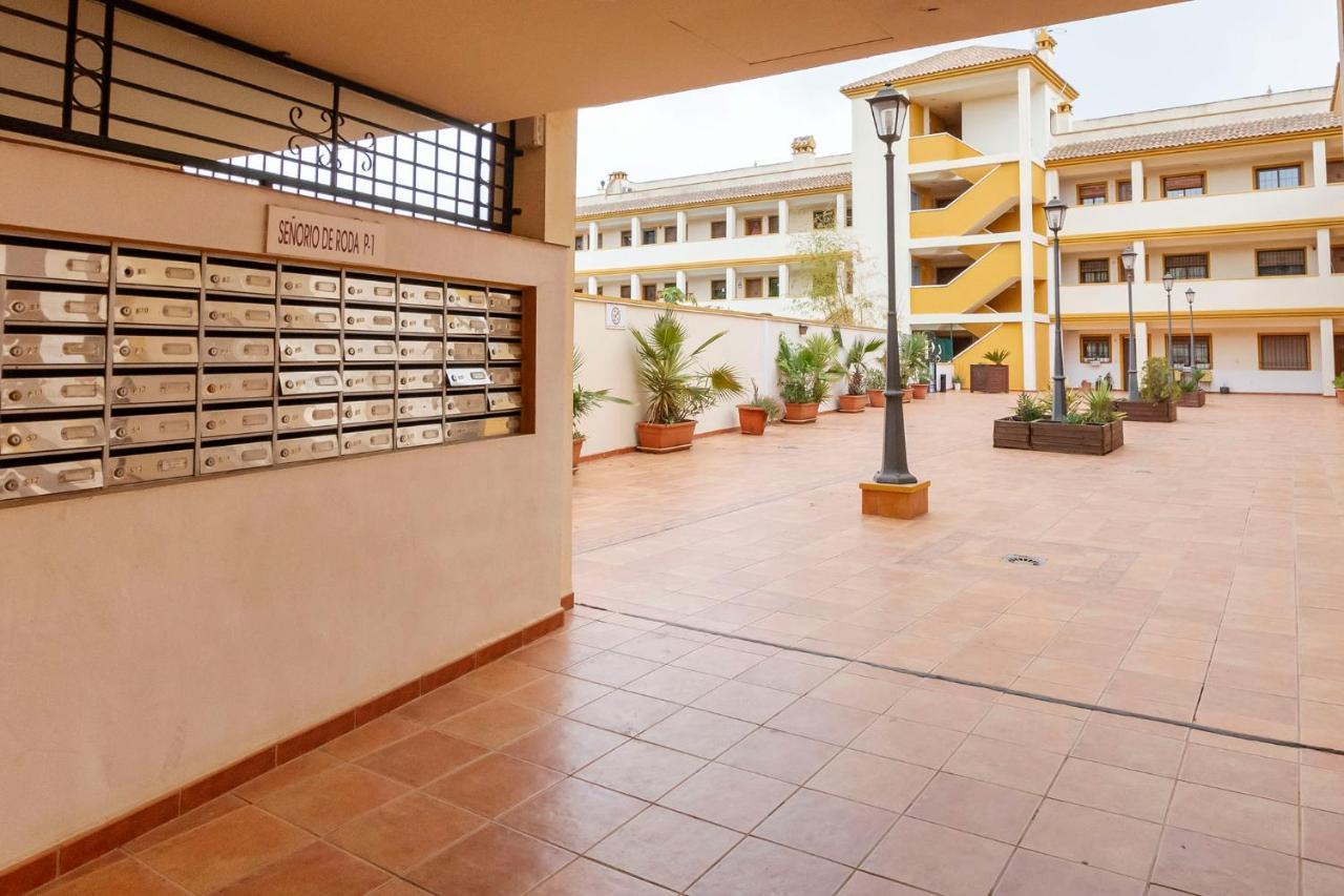 Atico Con Terraza-Solarium Y Piscina 4-6 Personas Wifi A/C Apartment Roda Exterior photo
